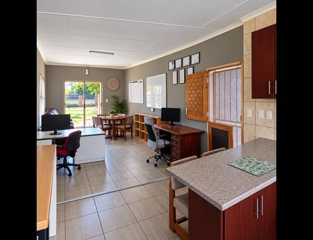2 BEDROOM HOUSE FOR SALE IN RIVERSDALE